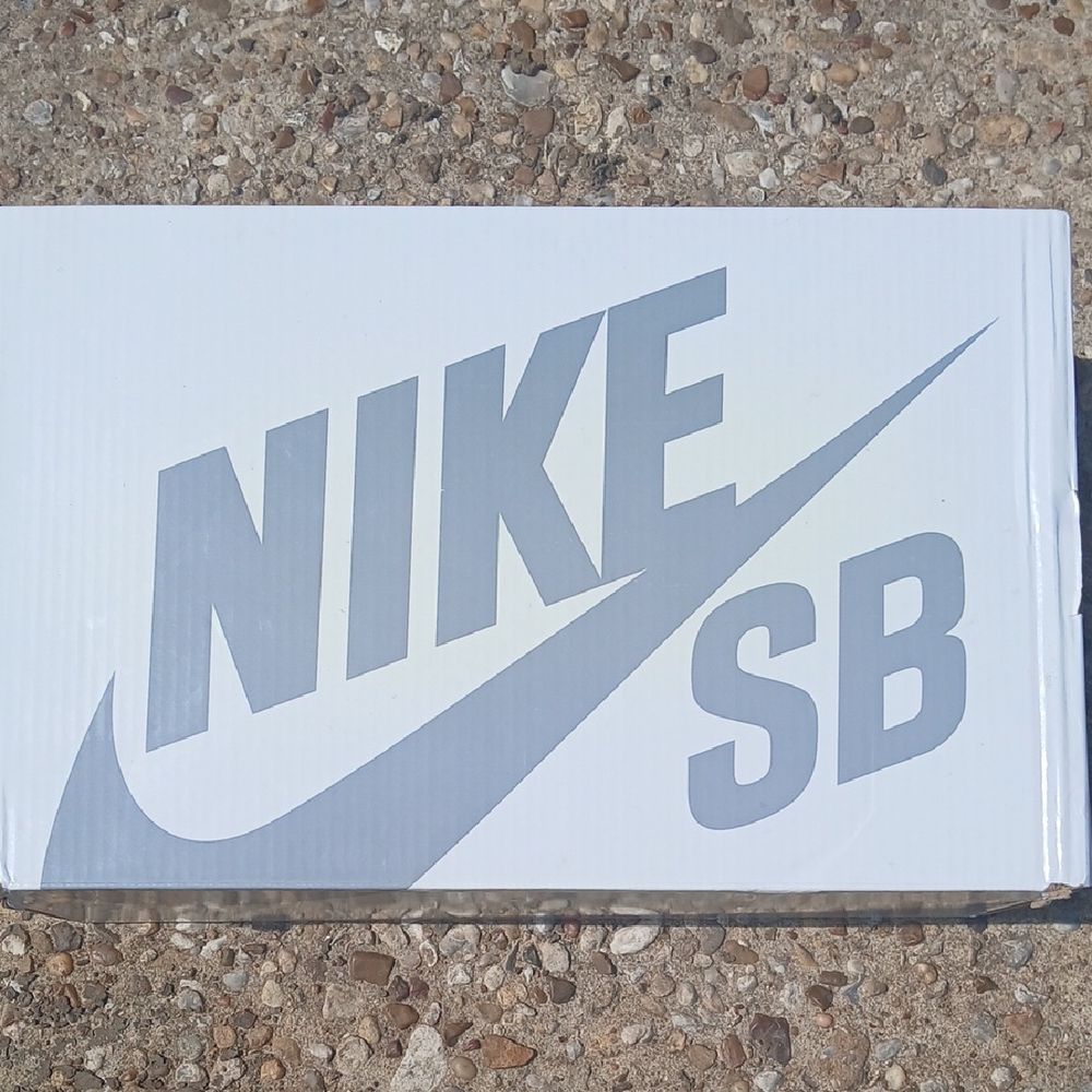 Nike SB White and Gray Shoe Box